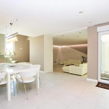 Ferienhaus Moderne Alex Exclusive In Mit Pool *
